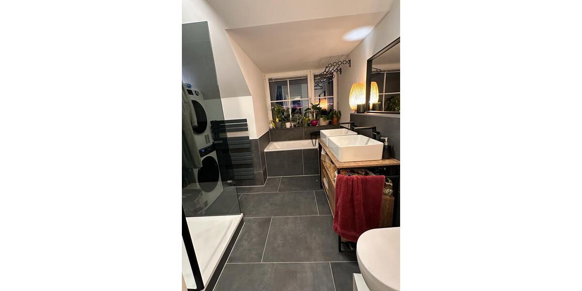 Dachgeschoßwohnung München Schwabing-Freimann - 3 Zimmer, 82 m&sup2;, 2.850&euro; | Angebot:26034256