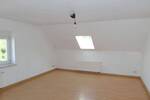 Gemütliche 3-Zimmer DachWohnung mit Laminat und Bad mit Dusche * handwerlich begabte Mieter gesucht