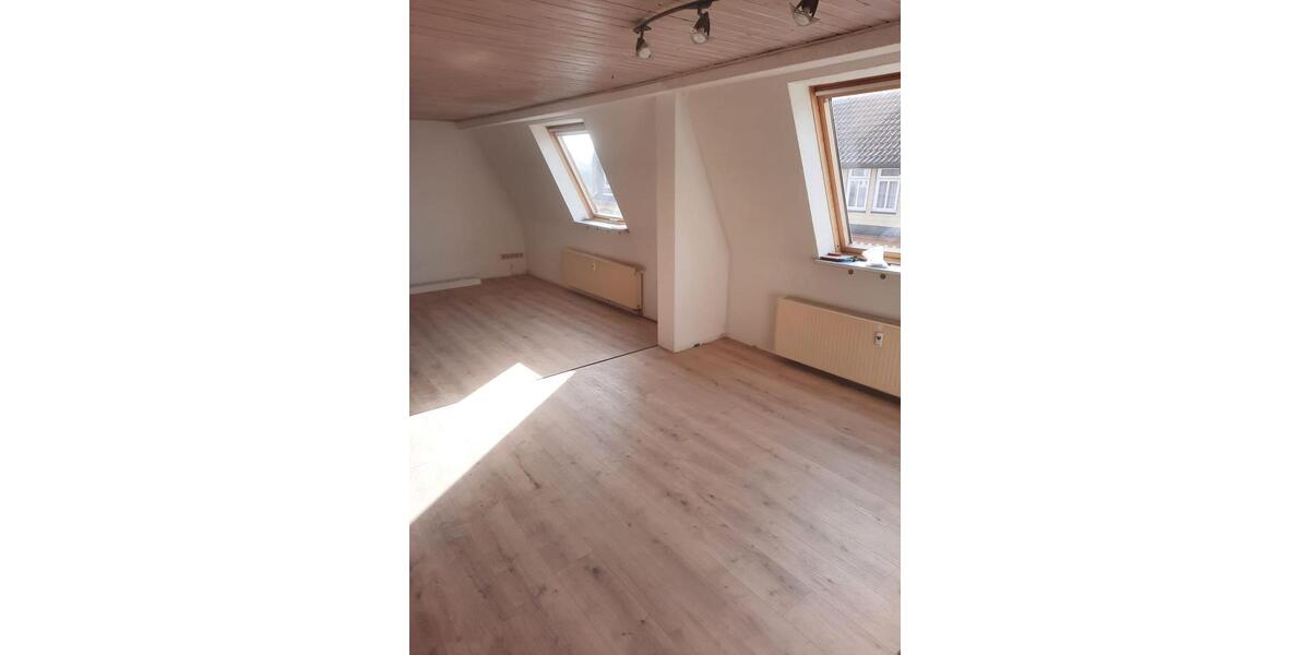 Dachgeschoßwohnung Eisenach - 4 Zimmer, 125 m&sup2;, 738&euro; | Angebot:25992448