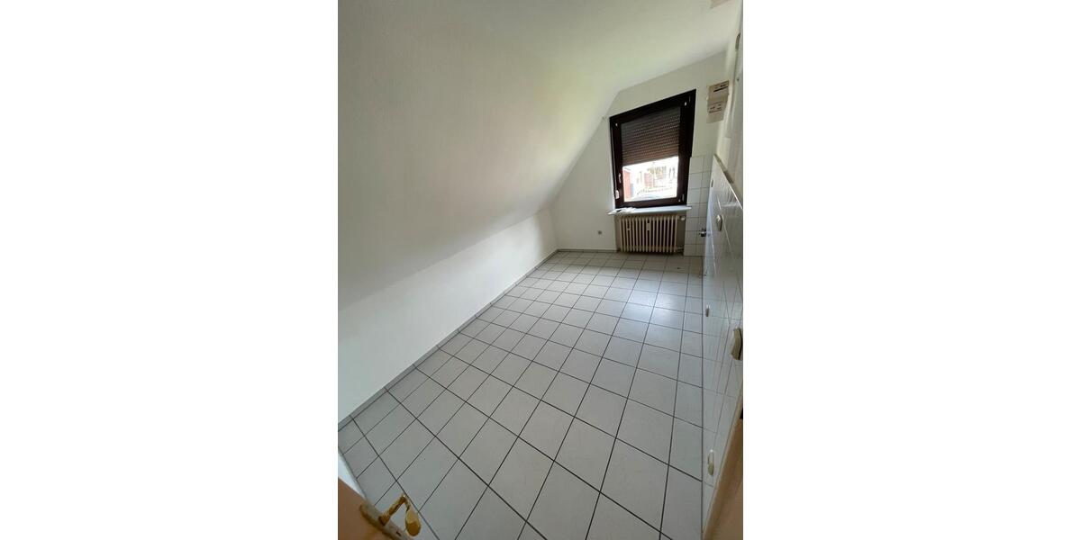 Dachgeschoßwohnung Uelzen - 3 Zimmer, 78 m&sup2;, 900&euro; | Angebot:26021968