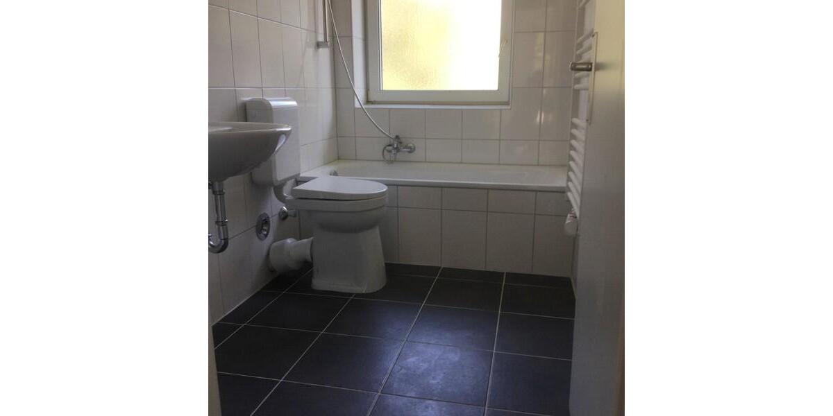 Etagenwohnung Wiesbaden Biebrich - 2 Zimmer, 50 m&sup2;, 636&euro; | Angebot:25997050