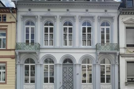 Schicke 2 Zimmer Altbauwohnung mit französischem Balkon zimmer