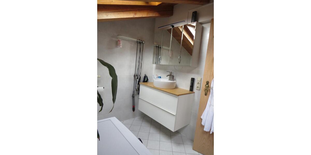 Dachgeschoßwohnung Mittenwald - 3 Zimmer, 80 m&sup2;, 990&euro; | Angebot:26638691