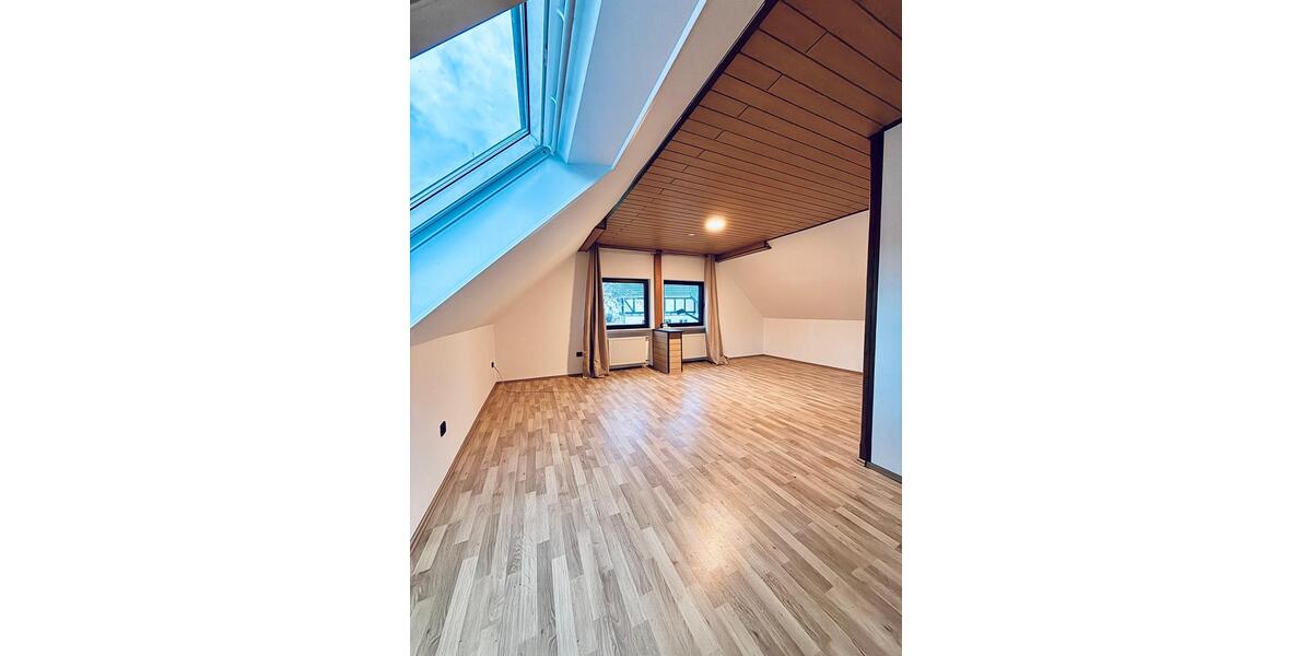 Dachgeschoßwohnung Attendorn - 2 Zimmer, 93 m&sup2;, 700&euro; | Angebot:25514531