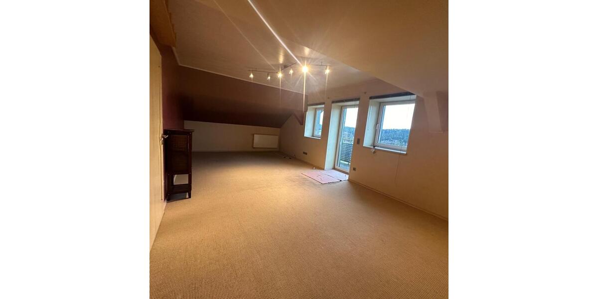 Dachgeschoßwohnung Rimbach - 3 Zimmer, 145 m&sup2;, 990&euro; | Angebot:24663052