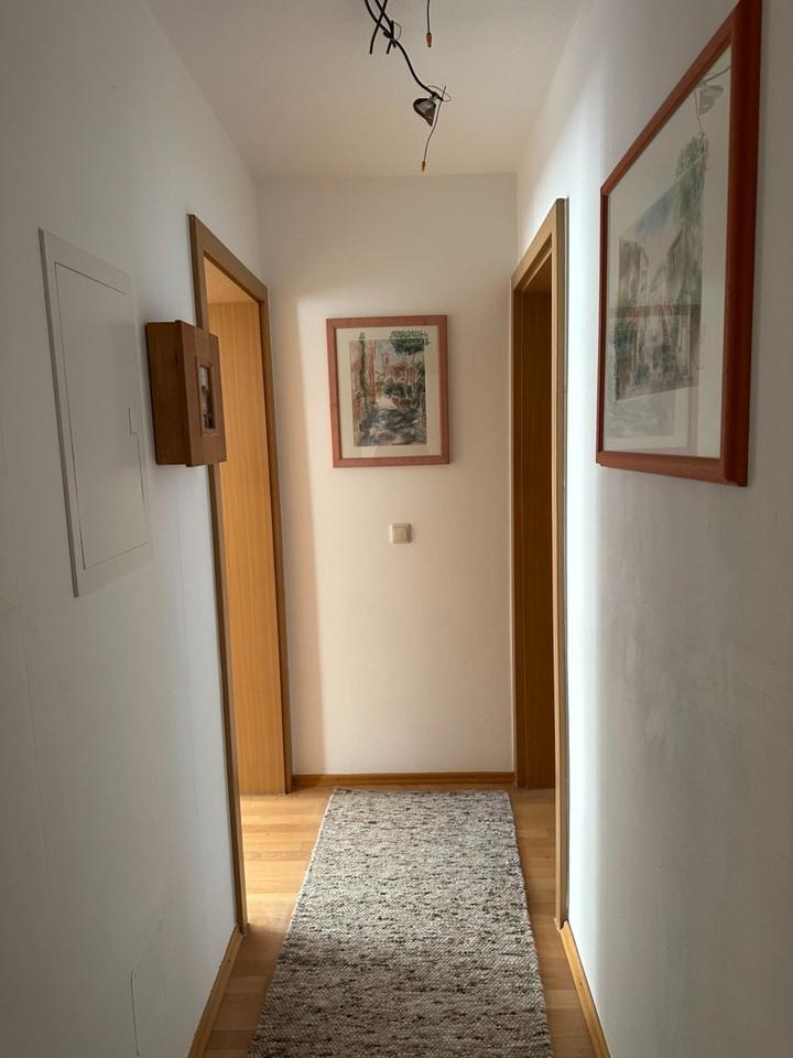 Helle 4,5-ZKB-Erdgeschoßwohnung mit Terrasse, Garten und Tiefgar