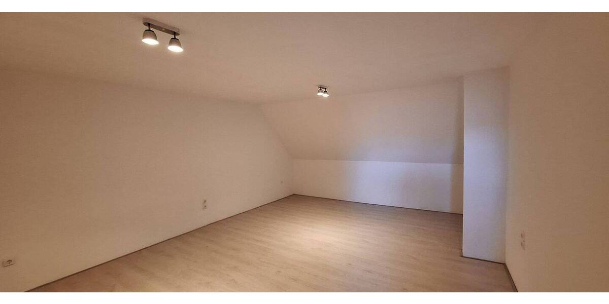Etagenwohnung Weener Holthusen - 4 Zimmer, 92 m&sup2;, 800&euro; | Angebot:26487228