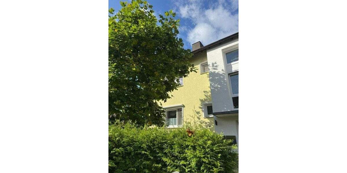 Etagenwohnung Kassel Oberzwehren - 2 Zimmer, 93 m&sup2;, 725&euro; | Angebot:25709148