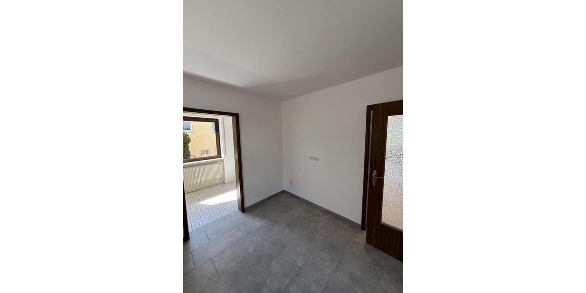 Erdgeschoßwohnung Gemünden am Main - 4 Zimmer, 118 m&sup2;, 940&euro; | Angebot:24773533