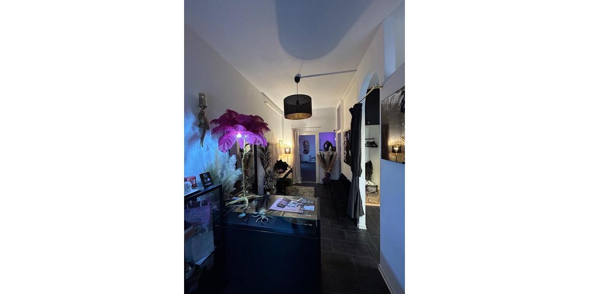 Erdgeschoßwohnung Frankfurt am Main Innenstadt - 2 Zimmer, 65 m&sup2;, 1.666&euro; | Angebot:24740404