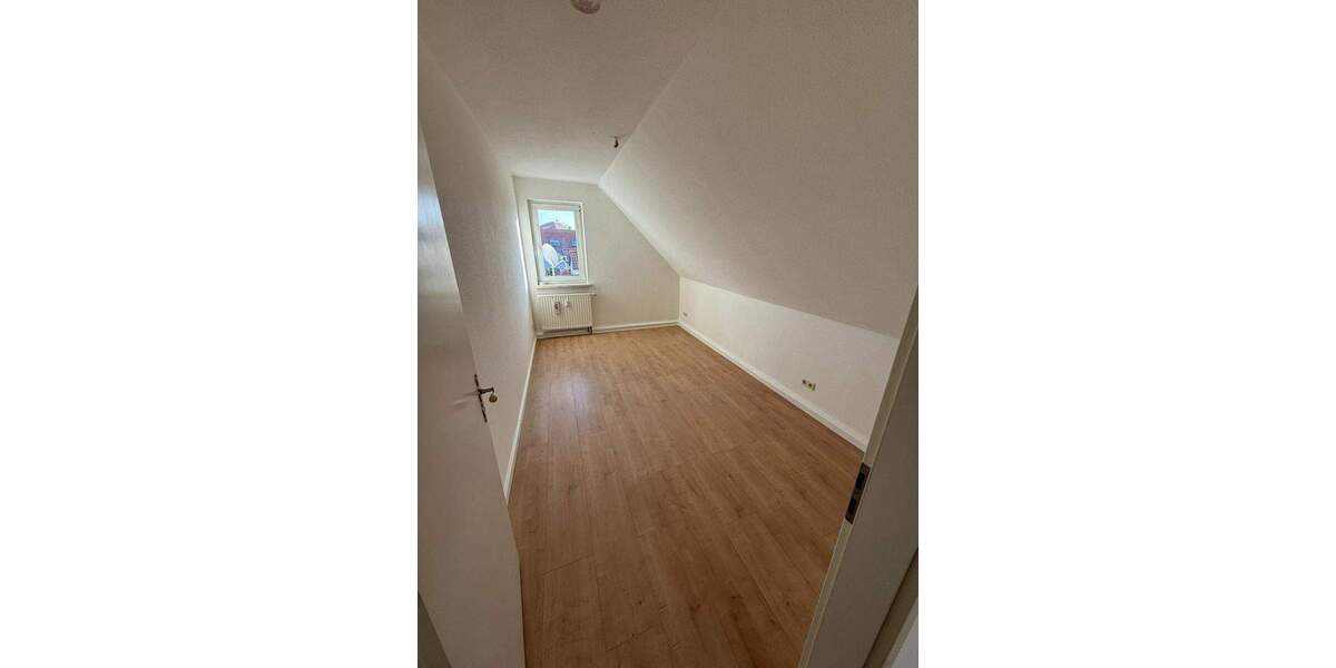 Etagenwohnung Waltershausen Ibenhain - 3 Zimmer, 83 m&sup2;, 540&euro; | Angebot:24031686