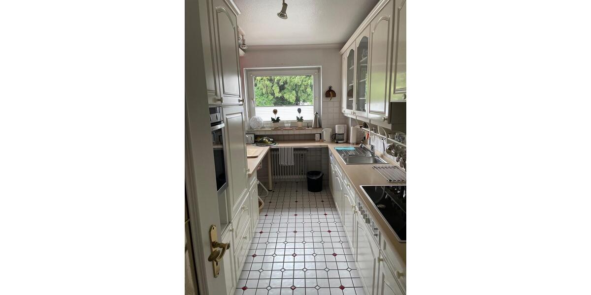 Erdgeschoßwohnung Viersen Hülsdonk - 6 Zimmer, 200 m&sup2;, 2.500&euro; | Angebot:26670858
