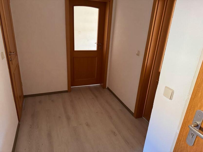 Helle drei Zimmer Wohnung in Lauta - Sachsen.