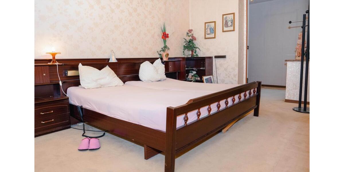 Etagenwohnung Neunkirchen - 1 Zimmer, 80 m&sup2;, 750&euro; | Angebot:26145442