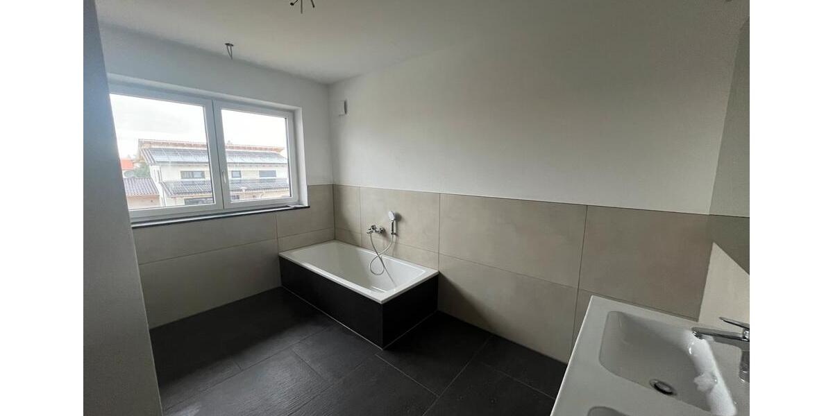 Doppelhaushälfte Reisbach Englmannsberg - 5 Zimmer, 140 m&sup2;, 1.600&euro; | Angebot:26411152