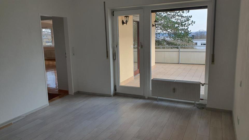 Etagenwohnung Marburg Marbach - 3 Zimmer, 97 m&sup2;, 1.200&euro; | Angebot:25655284