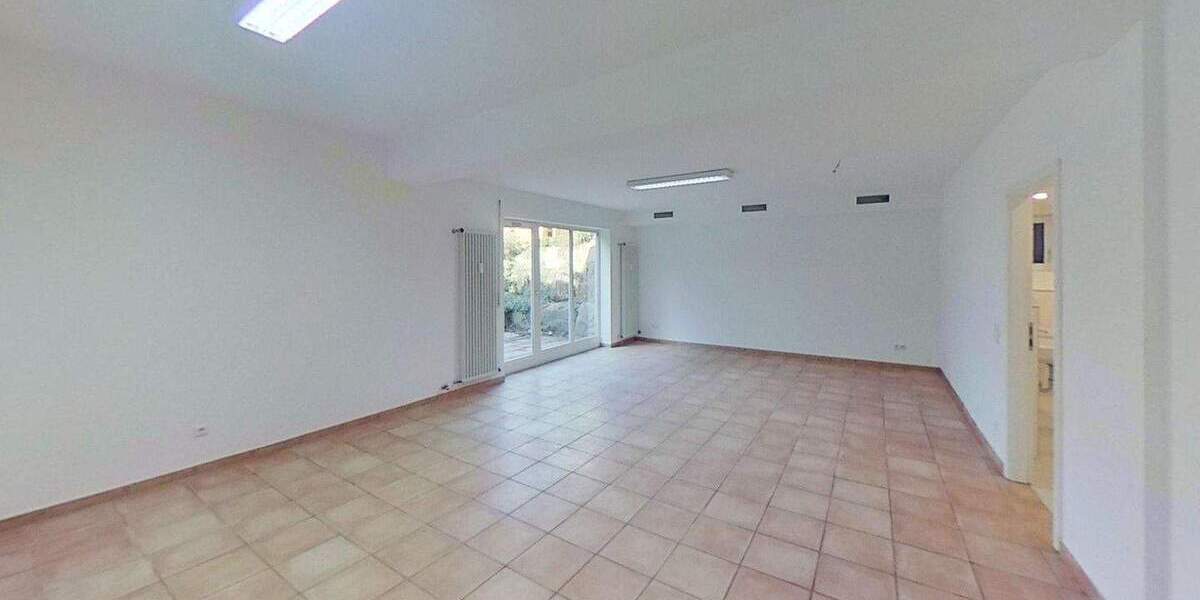 Etagenwohnung Donaueschingen - 7 Zimmer, 312 m&sup2;, 2.190&euro; | Angebot:25114620
