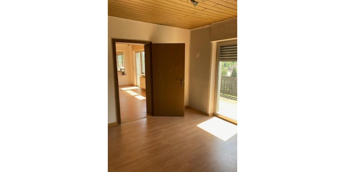 Erdgeschoßwohnung Püttlingen - 3.5 Zimmer, 95 m&sup2;, 690&euro; | Angebot:24867544