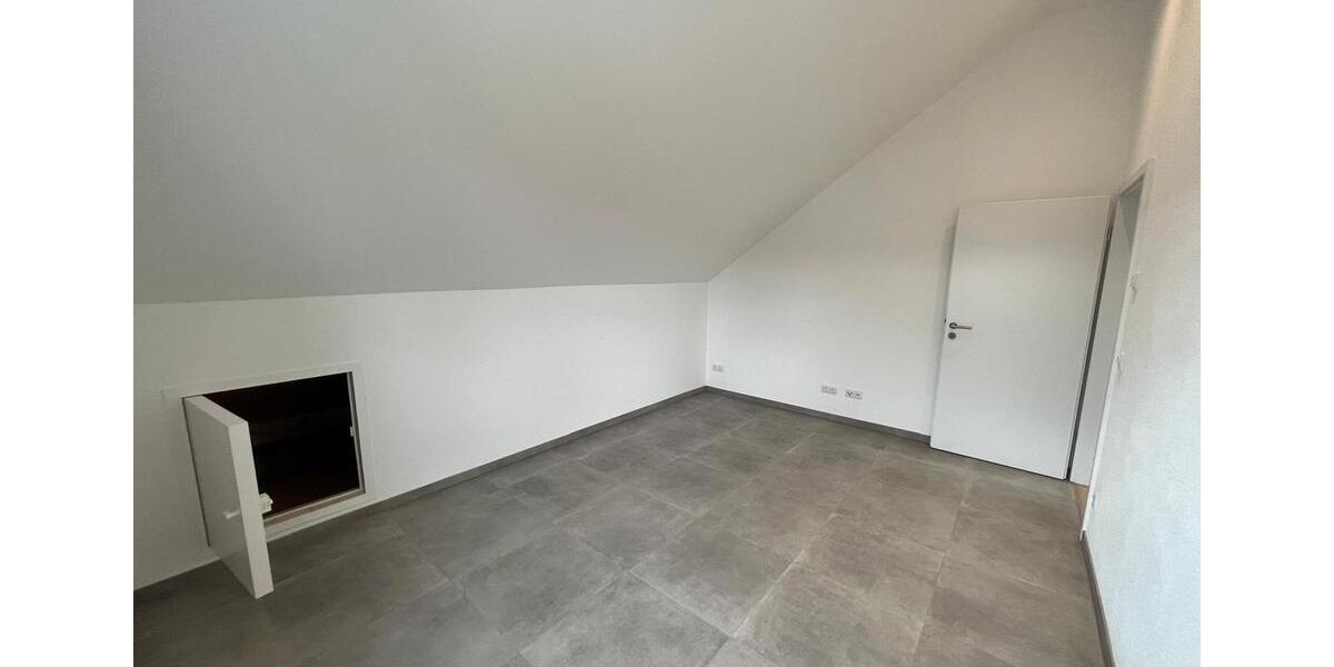 Dachgeschoßwohnung Langenneufnach - 4 Zimmer, 82 m&sup2;, 1.350&euro; | Angebot:26591696