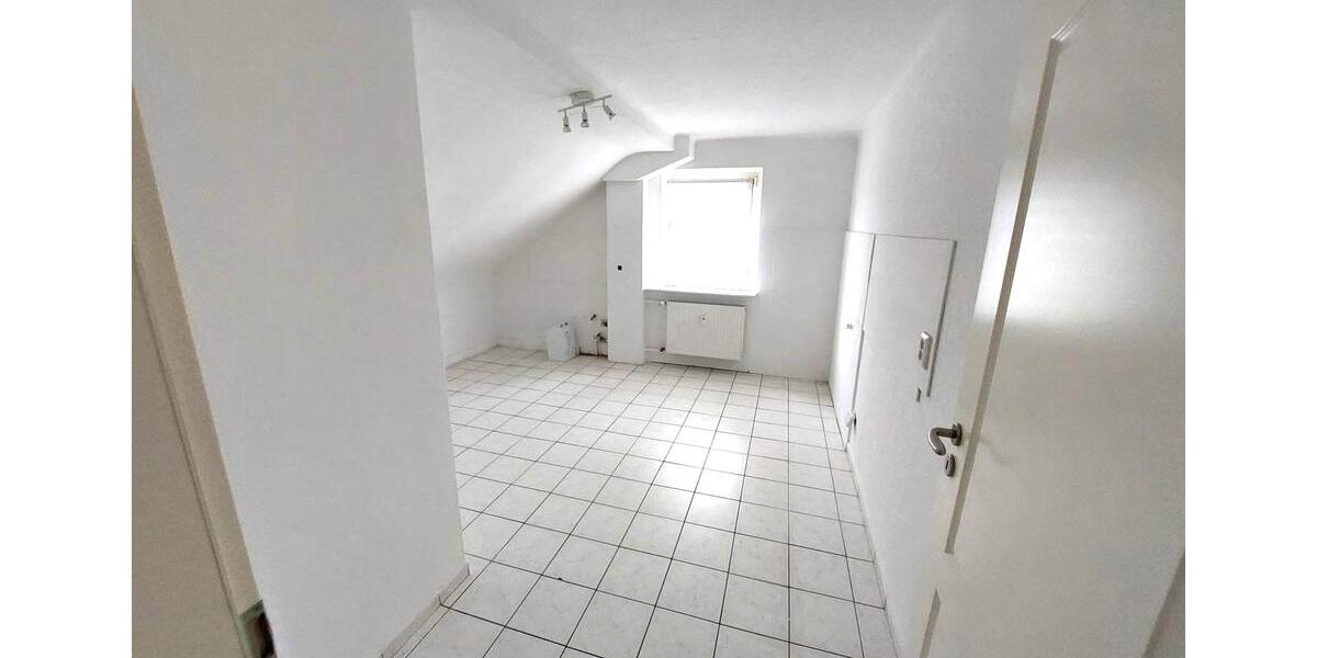 Dachgeschoßwohnung Saarlouis - 3 Zimmer, 75 m&sup2;, 560&euro; | Angebot:24788620