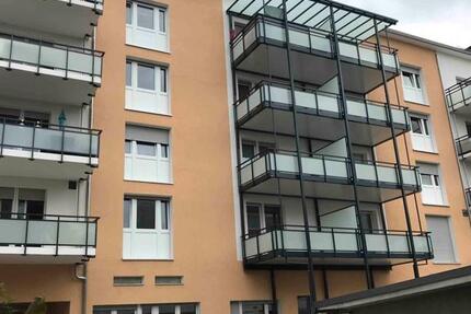 Top Wohnung: ansprechende 4 Zimmer und -Wohnung mit Ausblick
