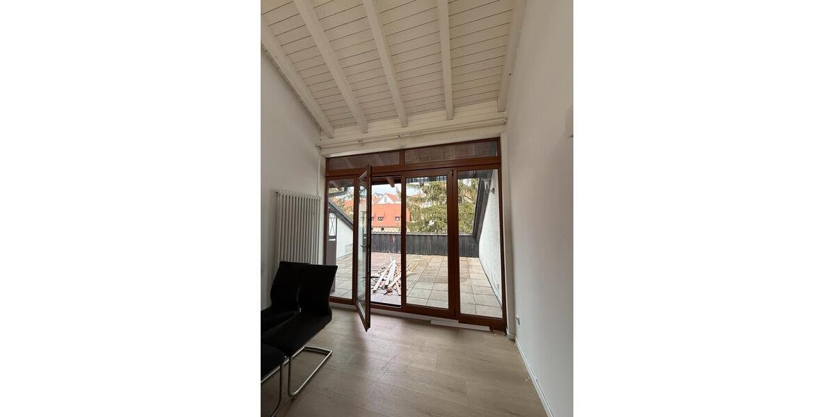 Etagenwohnung Wiesloch - 4 Zimmer, 140 m&sup2;, 1.300&euro; | Angebot:24868664