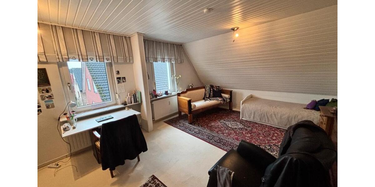 Großes Zimmer in 3er Wg 3 zimmer