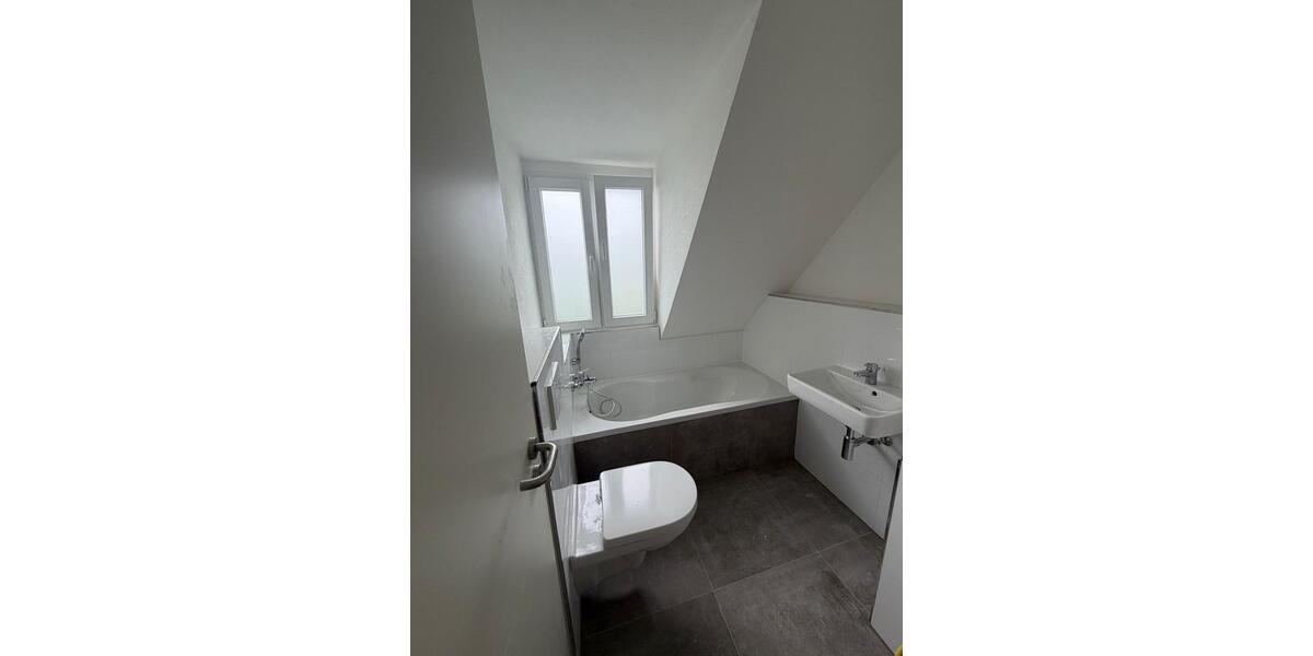 Dachgeschoßwohnung Achern - 3 Zimmer, 68 m&sup2;, 700&euro; | Angebot:26577718