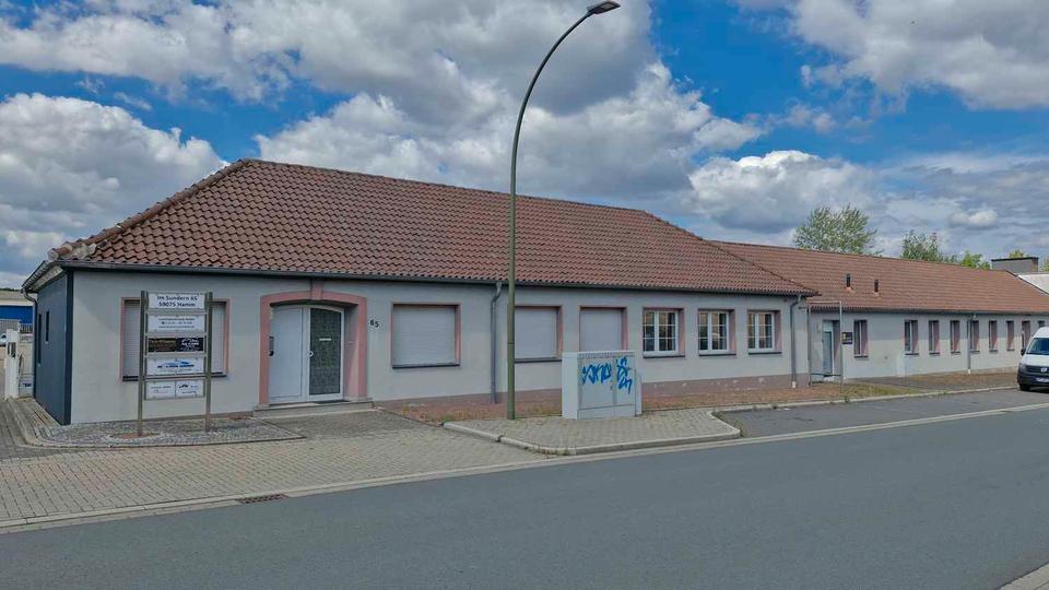 Preisgünstige Büro- Ausstellungs- Lagerfläche im Gewerbepark „Im Sundern 65