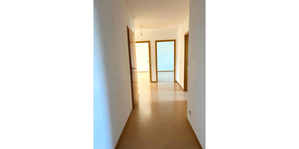 Dachgeschoßwohnung Dessau-Roßlau Brambach - 3 Zimmer, 79 m&sup2;, 510&euro; | Angebot:23573300