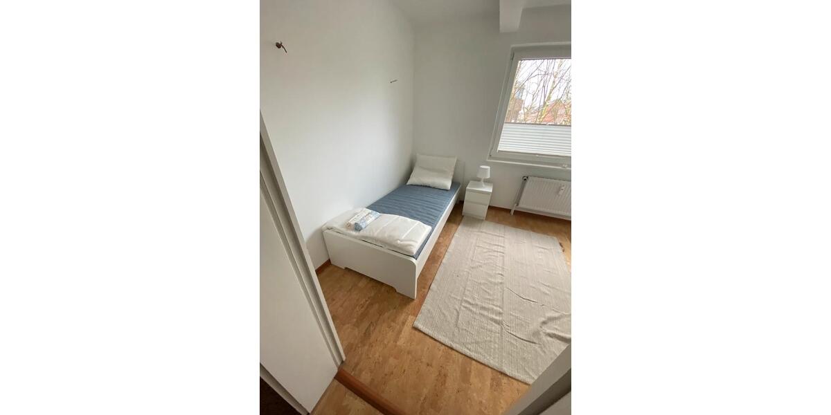 Etagenwohnung Kiel Ellerbek - 1 Zimmer, 12 m&sup2;, 335&euro; | Angebot:25978150