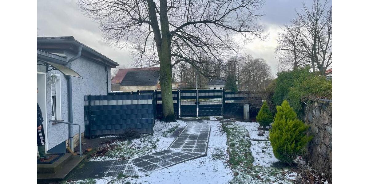 Haus mit Grundstück zu vermieten in LindenbergTauche. 300m Edeka 2.5 zimmer