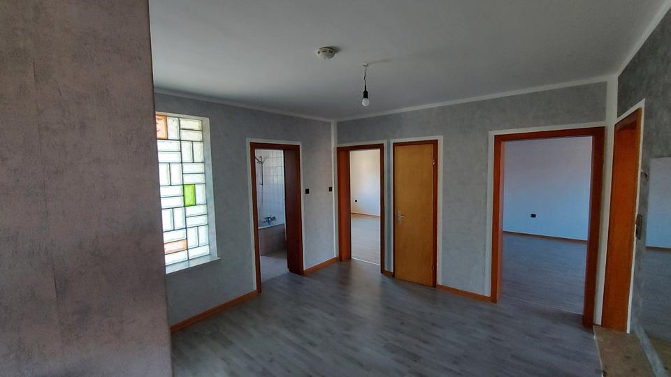 Etagenwohnung Baunatal - 3 Zimmer, 95 m&sup2;, 875&euro; | Angebot:26033428