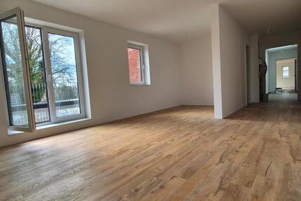 Haus Norderstedt - 3 Zimmer, 69 m&sup2;, 1.550&euro; | Angebot:25962984