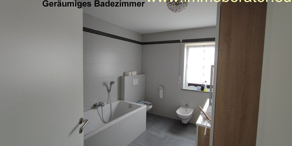Wohnen mit Stil und Freiraum 3,5 Zimmer Whg WFL ca. 120 m² ger. Balkon Einbauküche Fernblick 2 Kfz-Stellpl. vorhanden ab sofort! - 3.5 Neunburg vorm Wald | Angebot:26762811