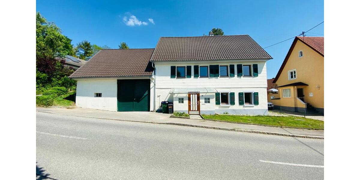 Einfamilienhaus Donaueschingen - 8 Zimmer, 135 m&sup2;, 1.350&euro; | Angebot:25102015