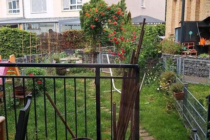 Möbliertes WG Zimmer! Große Wohnung mit Garten und zwei Hunden!!