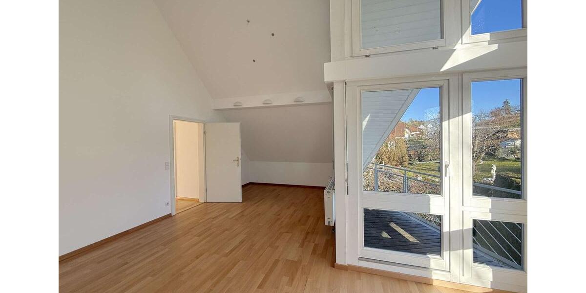 Ihr neues Zuhause in Nürtingen – Stilvoll renoviertes Einfamilienhaus mit Garten und Garagen 5.5 zimmer