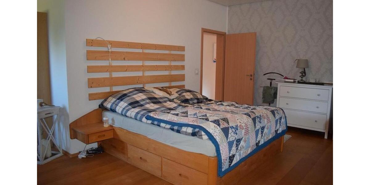 Einfamilienhaus Neu Wulmstorf - 9 Zimmer, 214 m&sup2;, 2.350&euro; | Angebot:26624370