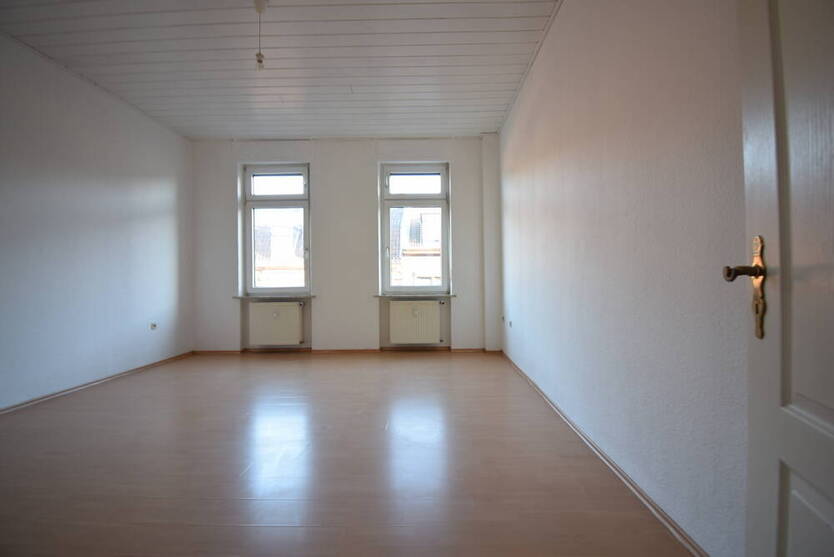 Studenten aufgepasst! Helle, WG-taugliche Wohnung sofort frei