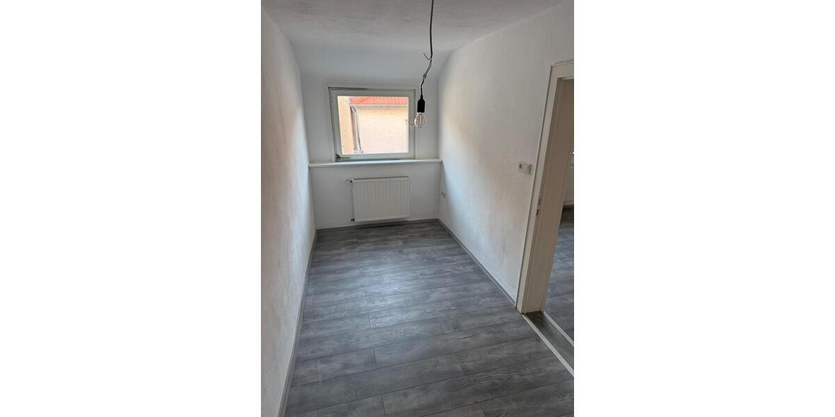 Dachgeschoßwohnung Neunkirchen - 3.5 Zimmer, 80 m&sup2;, 650&euro; | Angebot:25930216