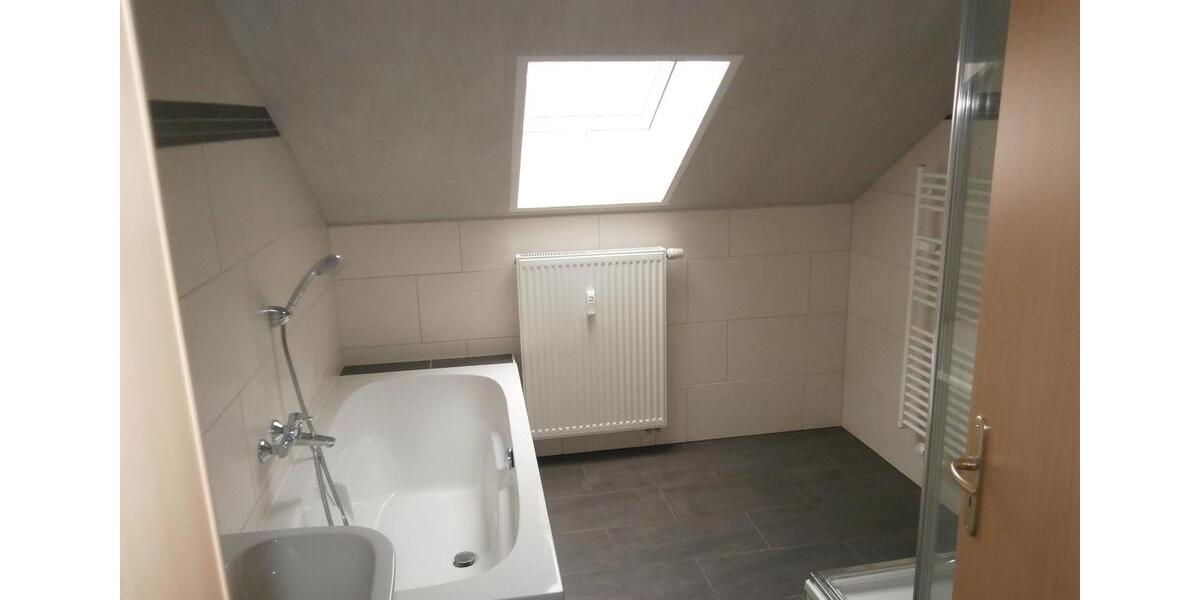 Dachgeschoßwohnung Leisnig - 3 Zimmer, 88 m&sup2;, 460&euro; | Angebot:24589883