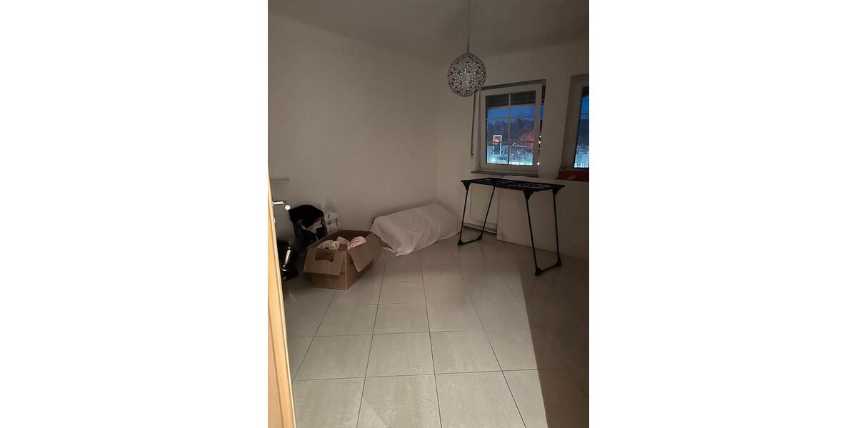 Etagenwohnung Steffenberg - 5 Zimmer, 110 m&sup2;, 1.500&euro; | Angebot:24493642