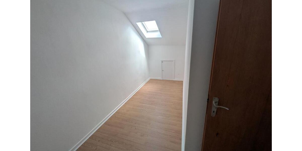 Dachgeschoßwohnung Brunsbüttel - 2.5 Zimmer, 90 m&sup2;, 700&euro; | Angebot:26677019