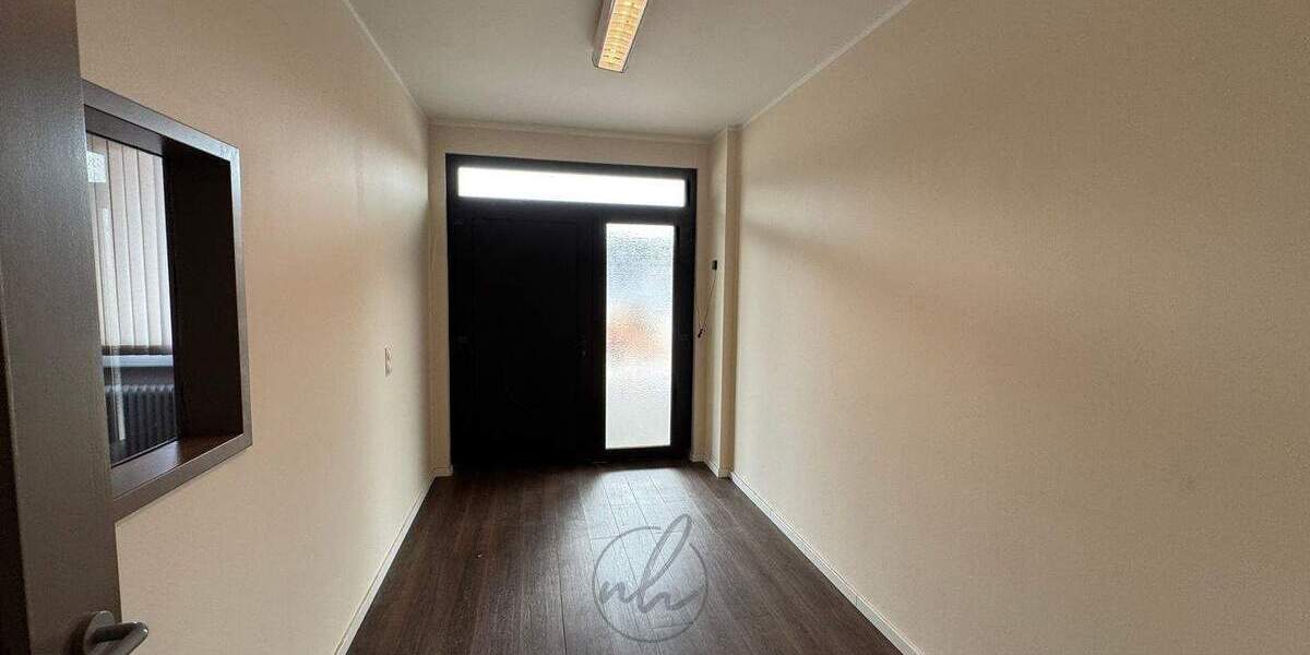 Gewerbeobjekt Barsbüttel - 3 Zimmer, 130 m&sup2;, 1.250&euro; | Angebot:26731342