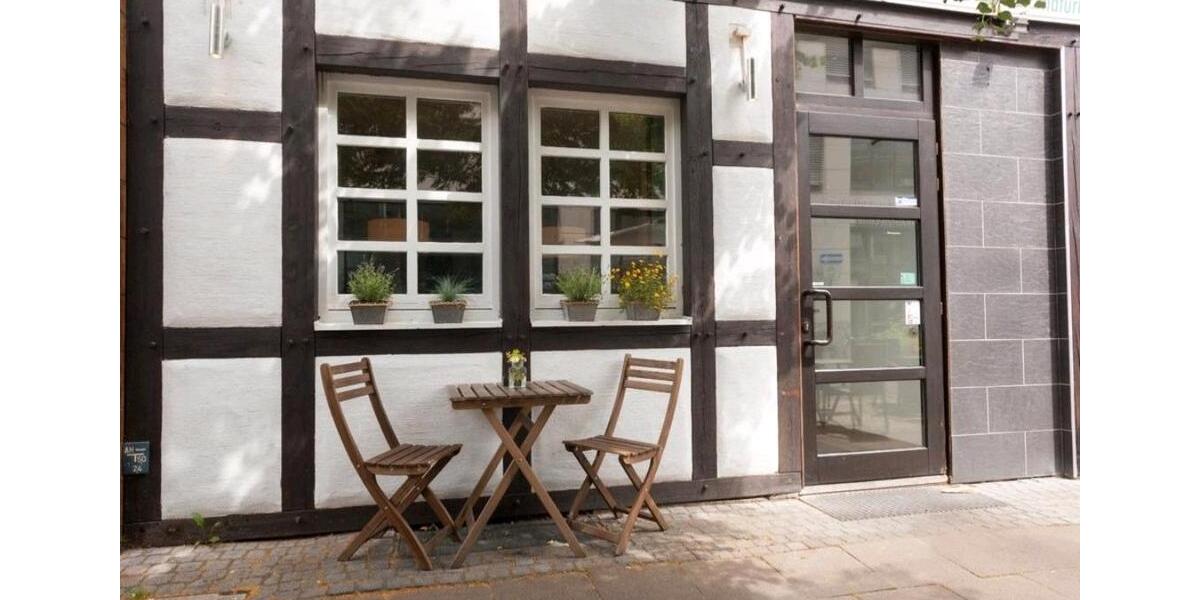 Einfamilienhaus Bielefeld - 2 Zimmer, 90 m&sup2;, 2.300&euro; | Angebot:24732303