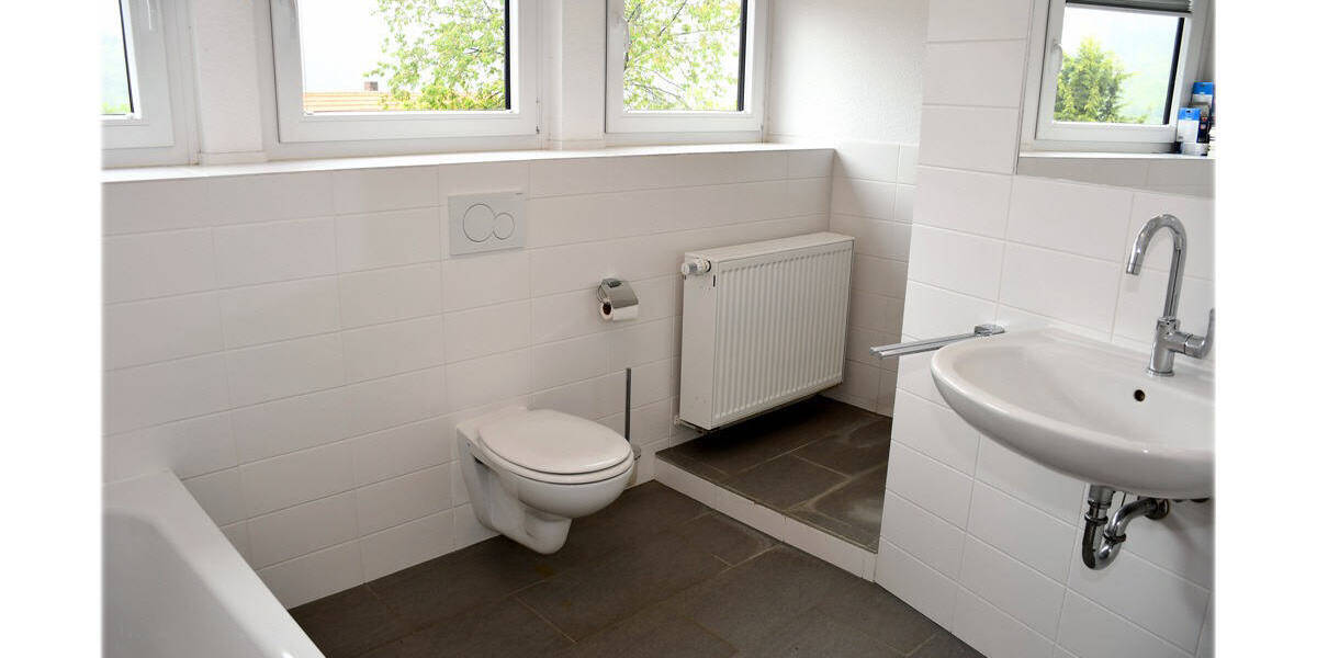 Einfamilienhaus Vöhl Kirchlotheim - 8 Zimmer, 195 m&sup2;, 890&euro; | Angebot:26489497