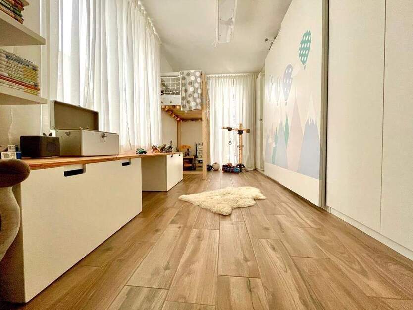 Hochwertige, vollmöblierte Erdgeschosswohnung mit Terrasse und Gartenanteil in bester Lage 4 zimmer