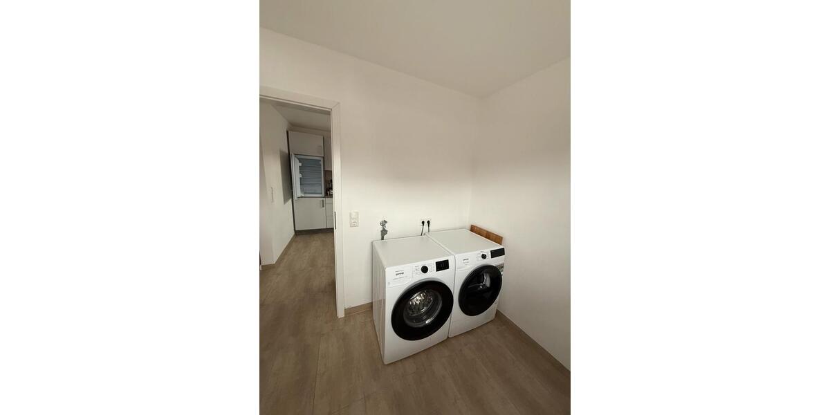 Etagenwohnung Heide - 5 Zimmer, 115 m&sup2;, 1.000&euro; | Angebot:24770262