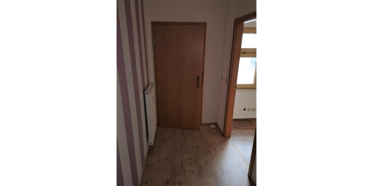 Dachgeschoßwohnung Querfurt - 3 Zimmer, 60 m&sup2;, 340&euro; | Angebot:25887272